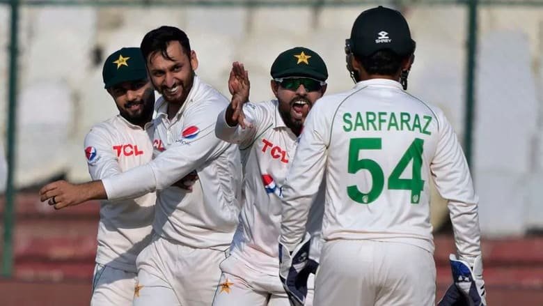 PCB takes a bold step in 1st Test to beat Bangladesh