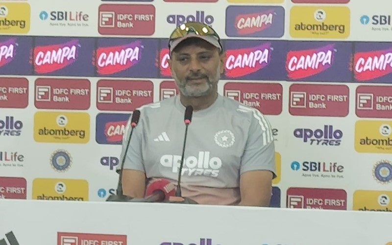 Sitanshu Kotak Contradicts Gautam Gambhir